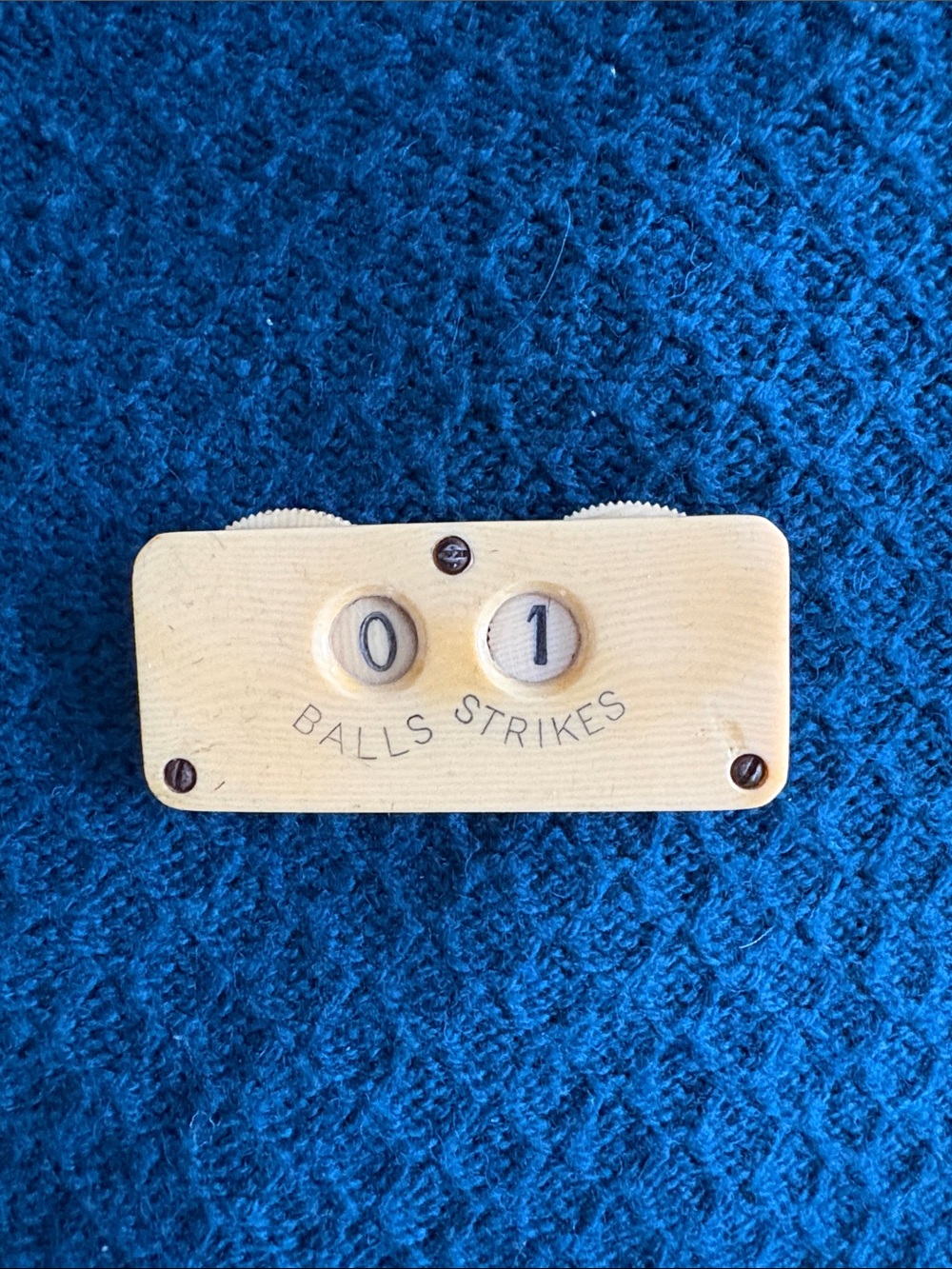 VINTAGE D & M BASEBALL UMPIRE INDICATOR